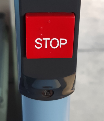 Bouton stop pour demander de s'arrêter à l'arrêt suivant dans les bus